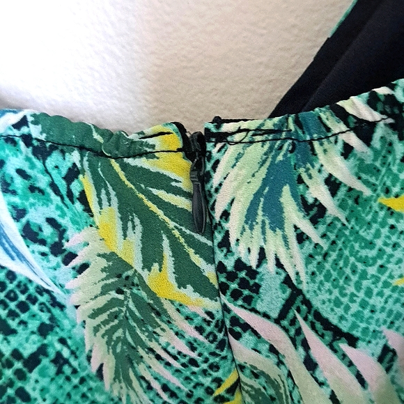 Toxik3 Women Romper Plus Green Tropical Leaf Pattern 1 Piece Adjustable Strap L - Picture 5 of 7